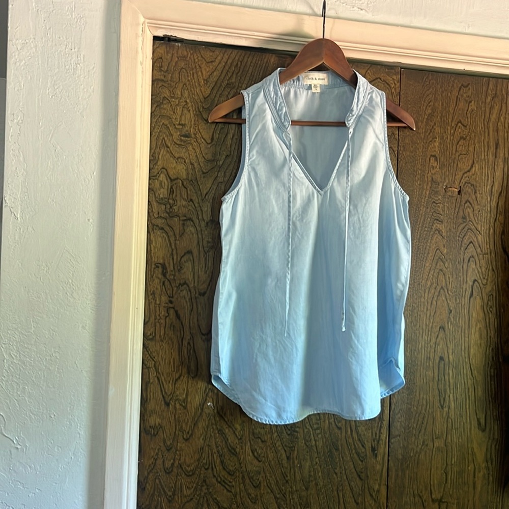 Cloth & Stone Size S Chambray tank